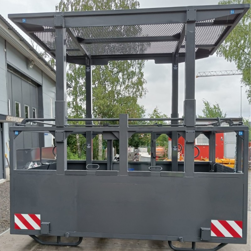 Cesta portaoperarios de hierro para grúas torre para 4
